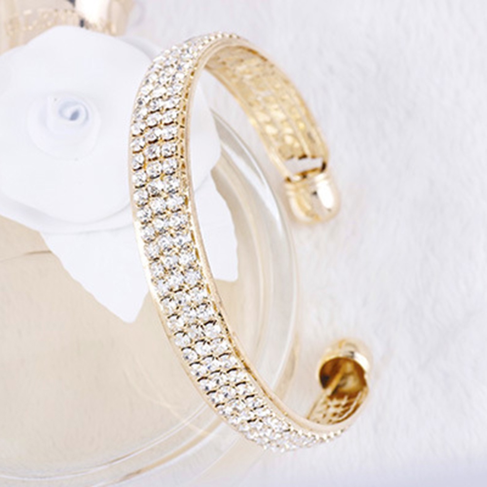 Vòng Đeo Tay Dạng Hở 3 Hàng Đính Đá Lấp Lánh Dành Cho Cô Dâu