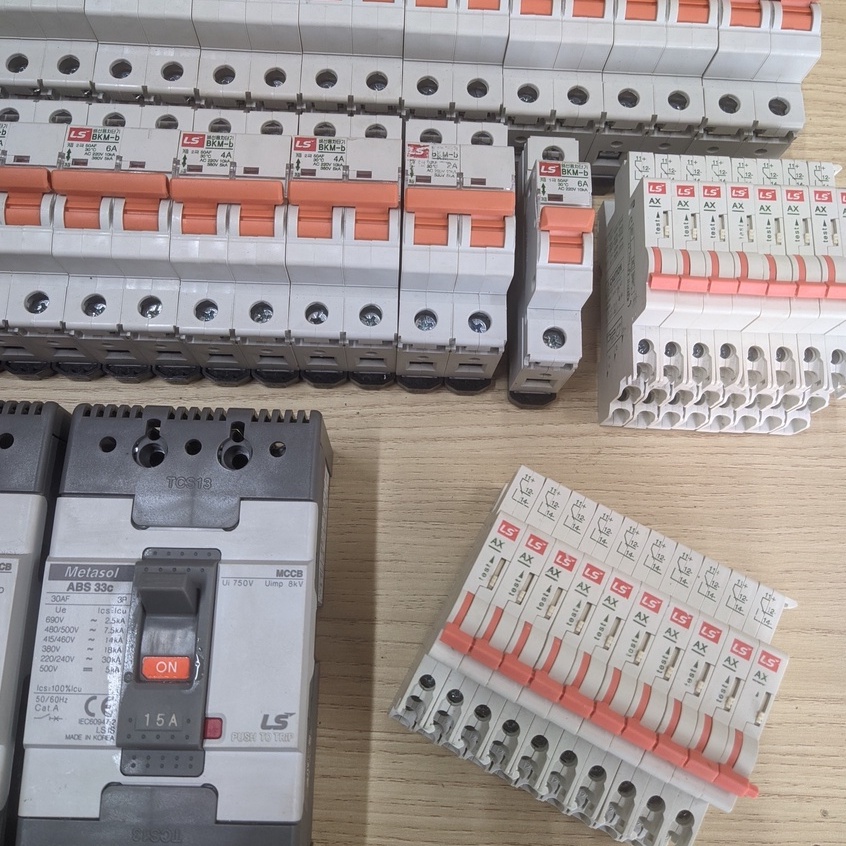 Aptomat 2 pha LS hàng chính hãng chất lượng cao các loại