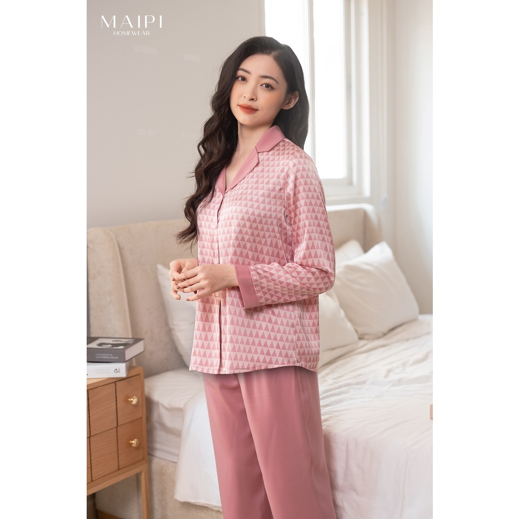 Đồ bộ mặc nhà Peony họa tiết, chất liệu lụa mềm mại, kiểu dáng thời trang thanh lịch cho nàng thiết kế by MAIPI | BigBuy360 - bigbuy360.vn