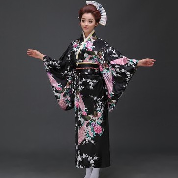 Kimono yukata hình chim công, có size bé gái, hàng về sau 10 ngày.