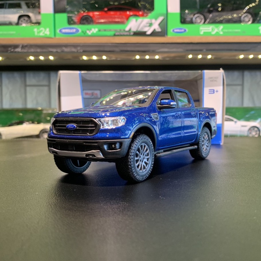 Mô hình xe bán tải Ford Ranger 2019 tỉ lệ 1:27 hãng Maisto (Cam+ Xanh)