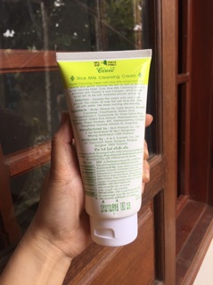 sữa rửa mặt gạo thái lan