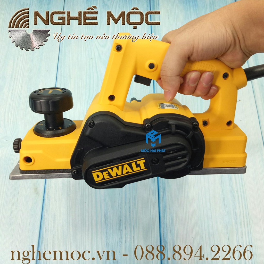 Máy bào cầm tay DeWalt D26676