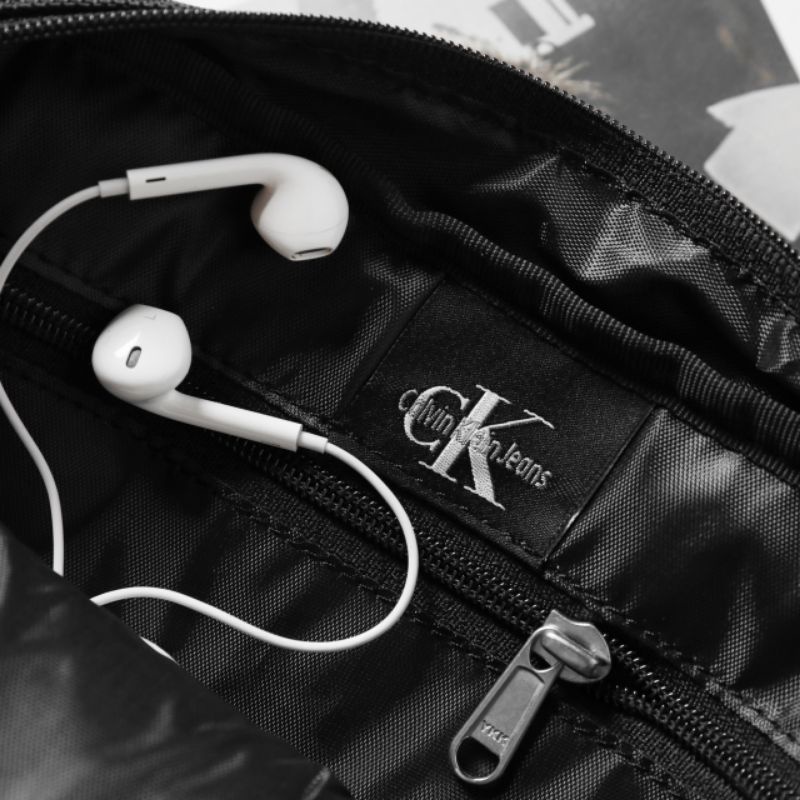 Túi chéo C▫️K Essential Sport