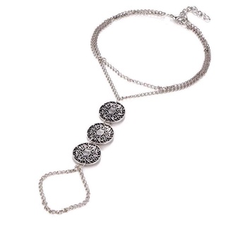 Lắc chân phong cách Boho