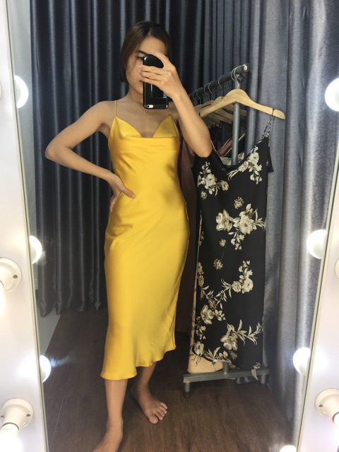 Đầm cổ đổ form dài . Chất liệu lụa 100% | BigBuy360 - bigbuy360.vn