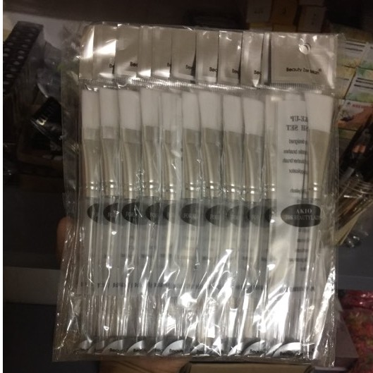 Sỉ 1 Lố 12 Cây Chổi Đắp Mặt Nạ