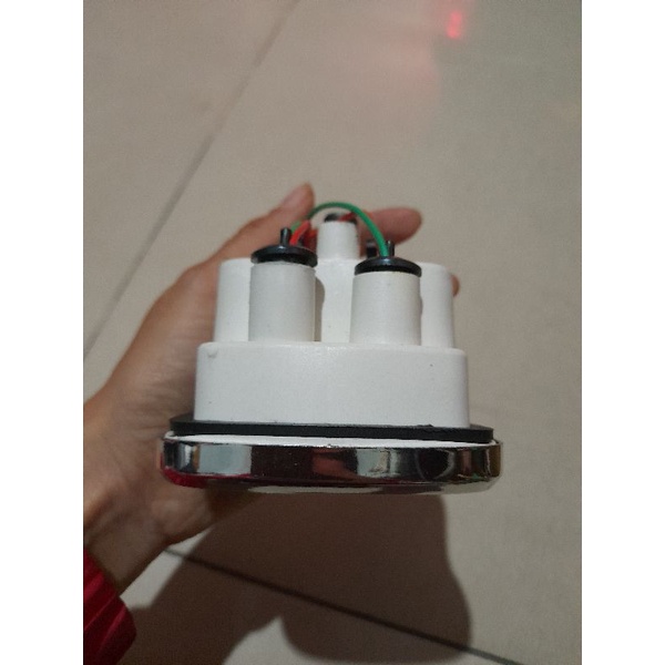 Đồng hồ xe Cúp 81 .