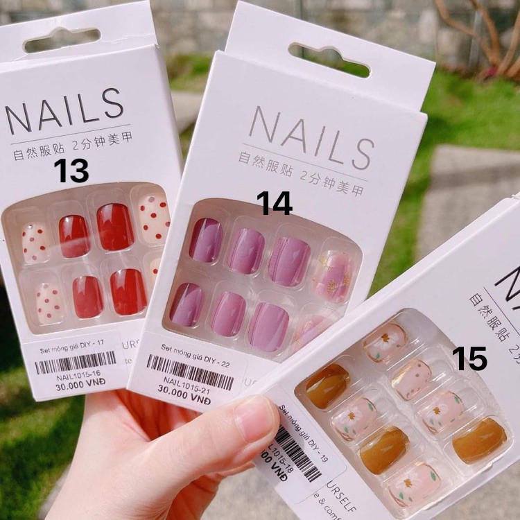 Nail Box (Kèm Keo Dán Móng) Nhiều Mẫu
