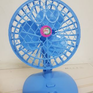 Quạt làm mát mini 3 cánh cho bé