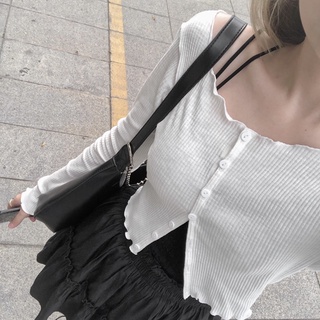 Áo thun croptop cổ thuyền tay dài