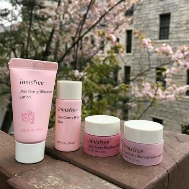 (Date 2023)Set 4 Món Dưỡng Trắng Da Hoa Đào Innisfree Jeju Cherry Blossom Special Kit