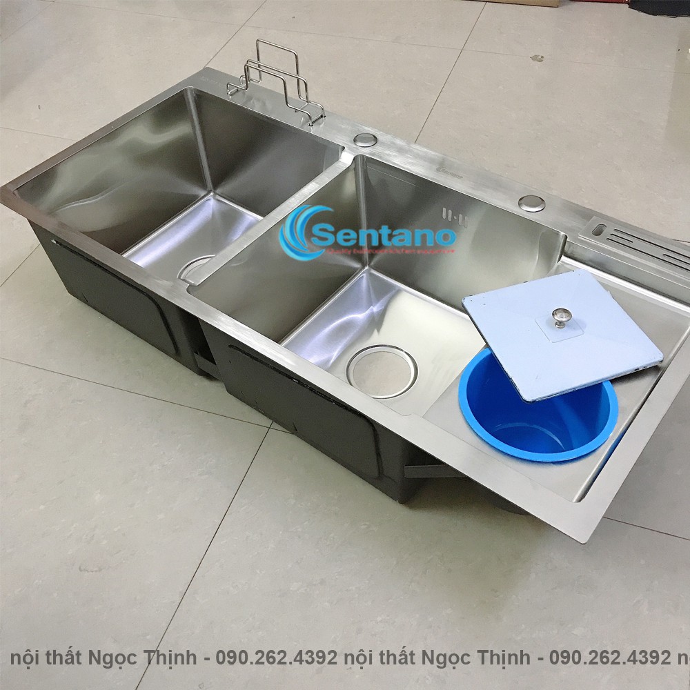 Chậu rửa chén đúc SENTANO kích thước 100x48cm có kệ dao thớt, hộc rác kèm theo vòi rửa chén, bình xà bông cao cấp