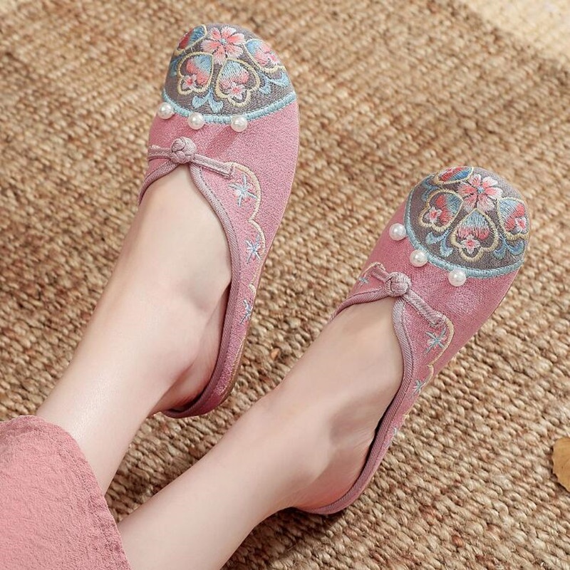 Dép Cotton Đế Bằng Mũi Tròn Thêu Họa Tiết Thổ Cẩm Đính Nút Ngọc Trai Truyền Thống Thời Trang Cho Nữ