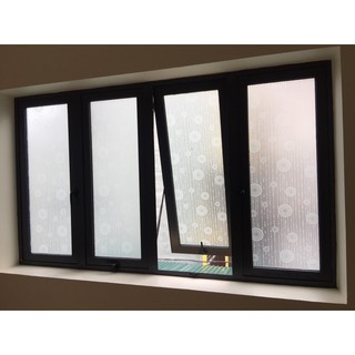 giấy dán kính hoạ tiết chấm tròn