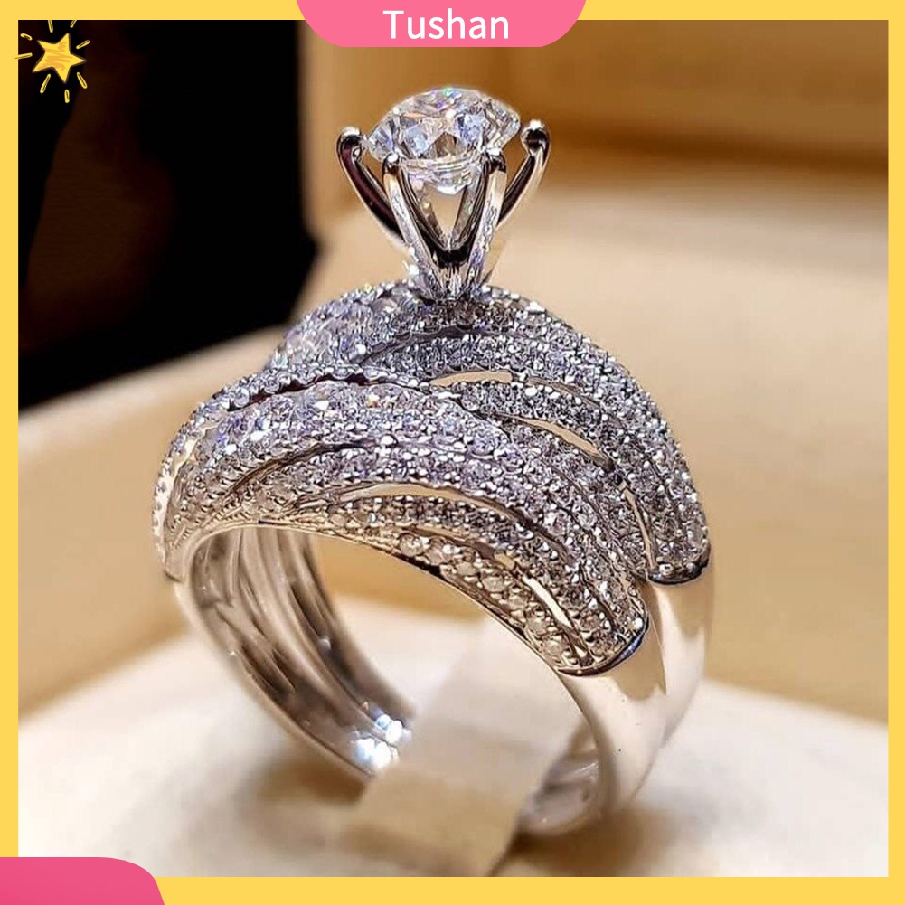 Nhẫn Tròn Đính Đá Cổ Điển