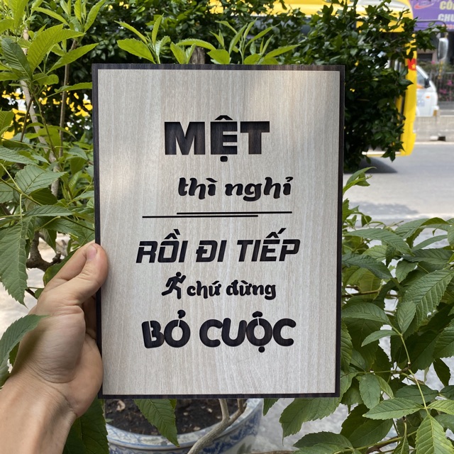 Tranh tạo động lực bằng Gỗ treo tường những câu nói slogan bất hủ ý nghĩa. Mẫu: VIAN07