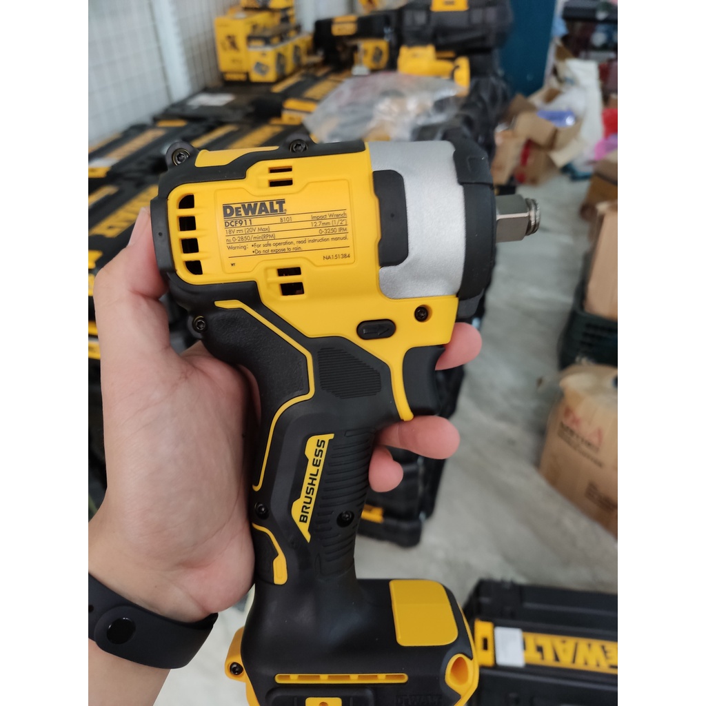 Máy siết bu lông dùng pin Dewalt DCF911