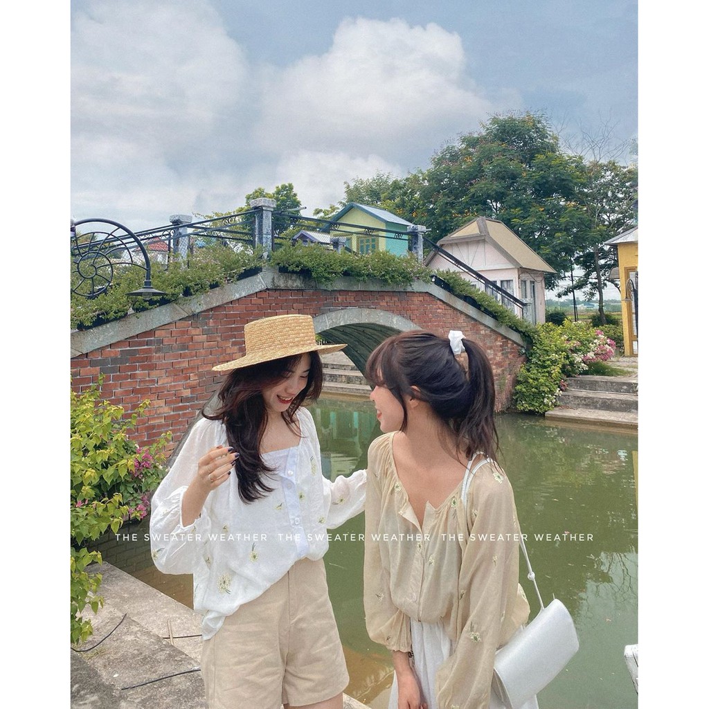 Sơ mi đũi cổ tròn thêu hoa