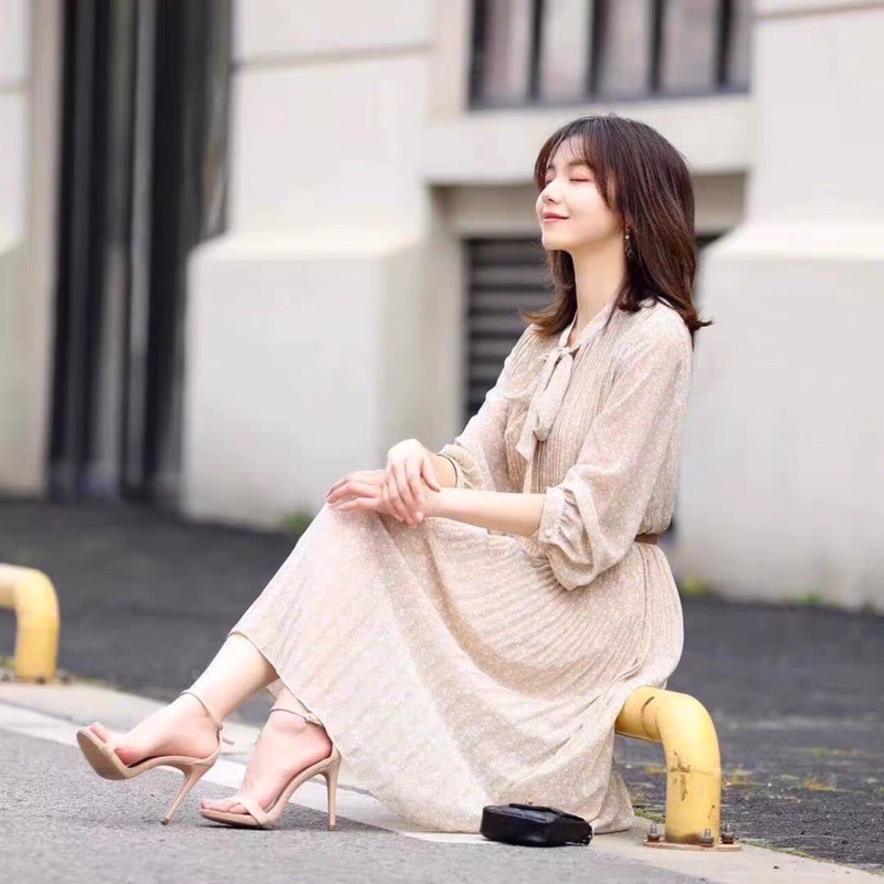 Váy dài tay kèm belt Zara