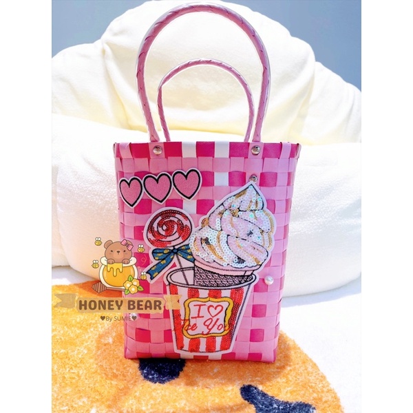 TÚI NHỰA ĐAN GẮN STICKER KEM CÀ REM LẤP LÁNH DỂ THƯƠNG - TÚI ĐI CHƠI - TÚI SIZE LỚN - SP000974