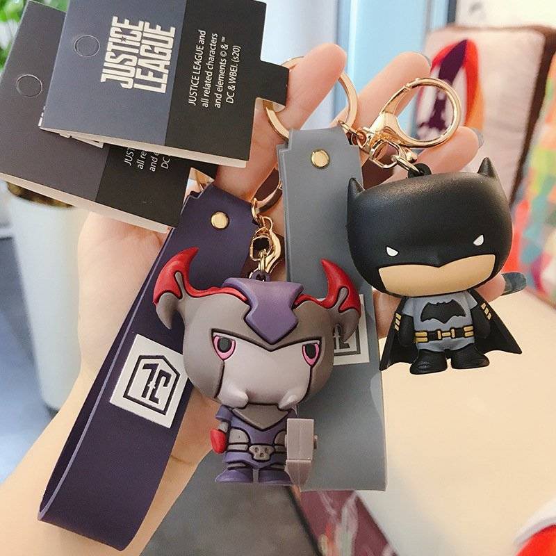 Justice League Keychain Nam Cặp đôi Xe Hoạt hình Phim Ngoại vi Batman Superman Bag Mặt dây chuyền Quà tặng