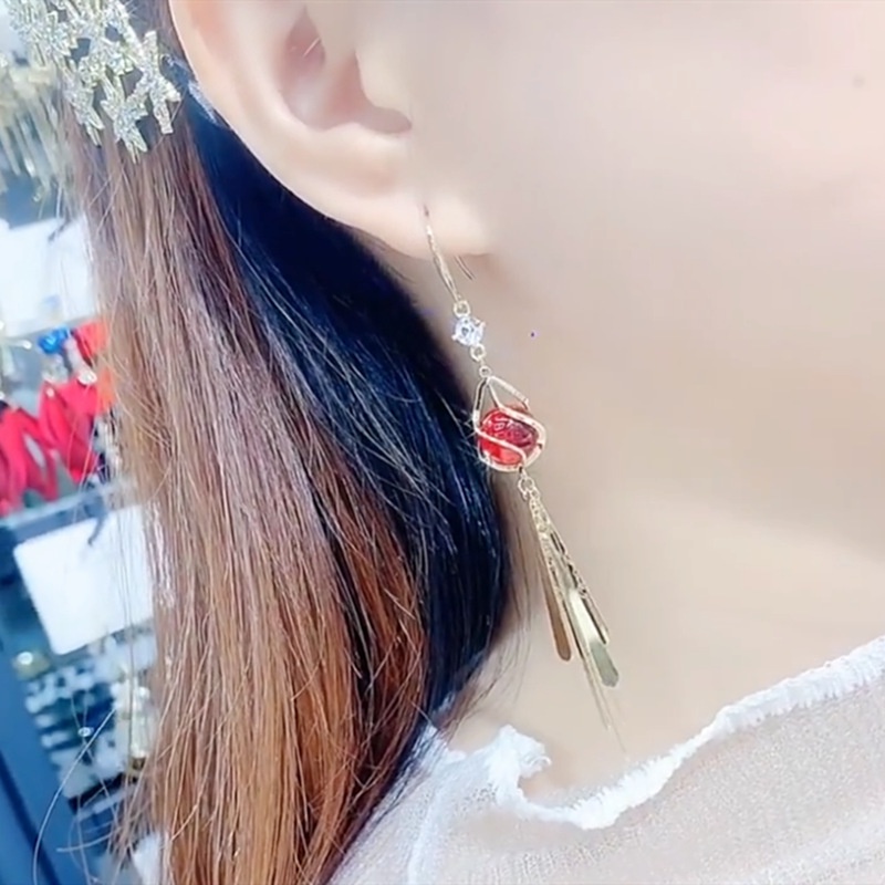 Hoa tai nữ đẹp bông tai đính đá Hàn Quốc E1228 tua dua 2 màu trắng đó S925 thời trang