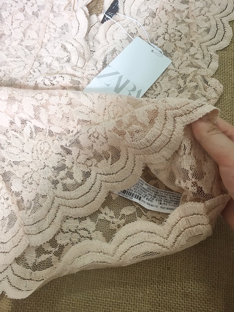 ÁO REN ZARA CỔ V
