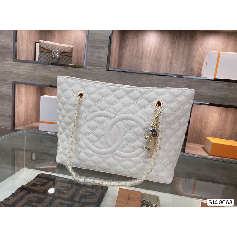 túi đeo vai nữ dáng to bên trong bọc vải lụa mềm hai màu đen trắng 𝘾𝙝𝙖𝙣𝙚𝙡 CN 𝘾𝙝𝙖𝙣𝙚𝙡