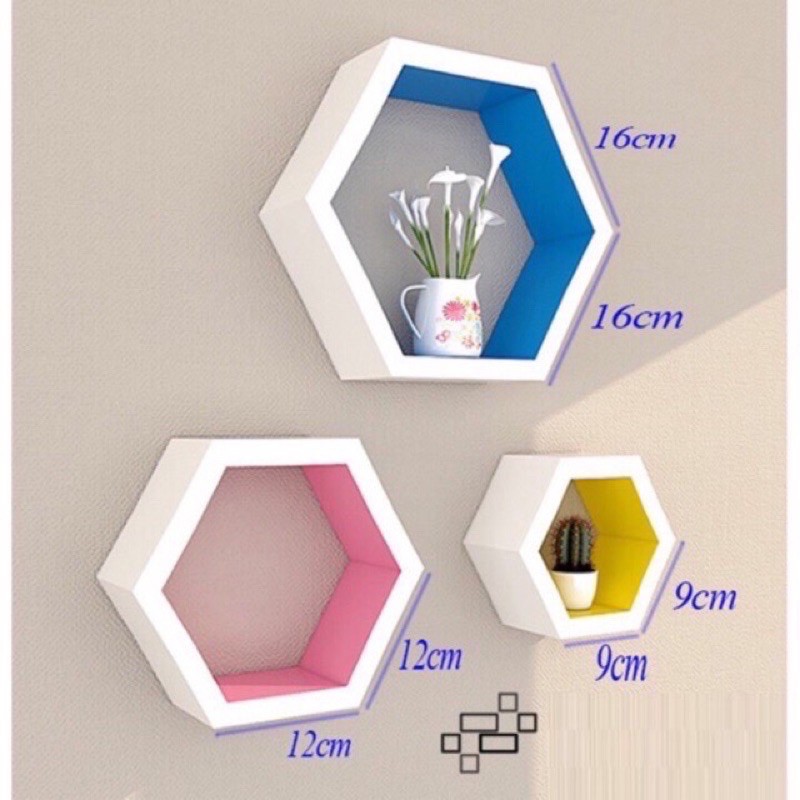 Kệ gỗ treo tường decor trang trí :3 hình lục giác+ 3 thanh ngang tặng kèm 3 hình gỗ bông hoa. Tặng kèm vit +đinh nắp