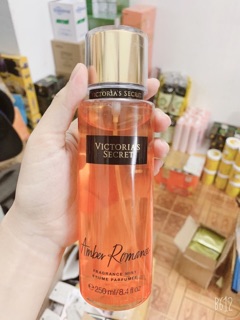 Xịt thơm toàn thân body