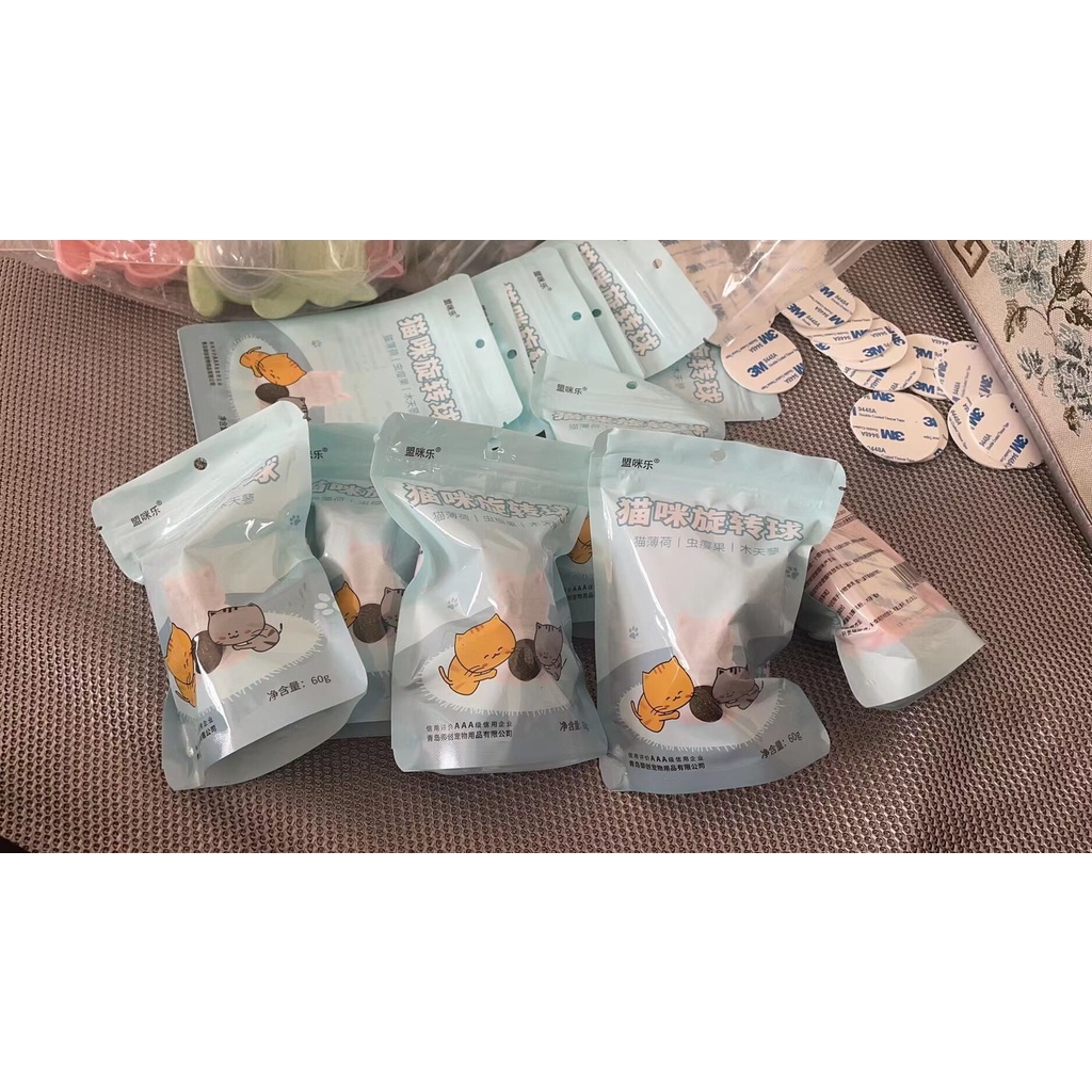 Cỏ bạc hà gắn tường cho mèo, Catnip cỏ bạc hà gắn tường, xoay 360 độ, giúp mèo giảm stress, thơm miệng, hạn chế cắn phá.