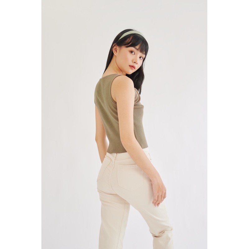 LEN clothing áo 3 lỗ dệt kim form ôm cổ xẻ v 8096