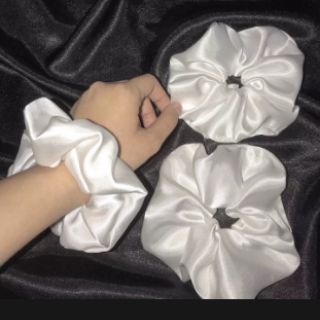 cột tóc scrunchies vải bóng