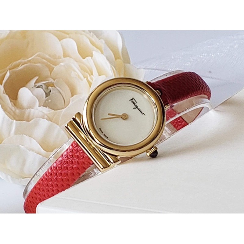 Đồng hồ nữ Salvatore Ferragamo Gancini