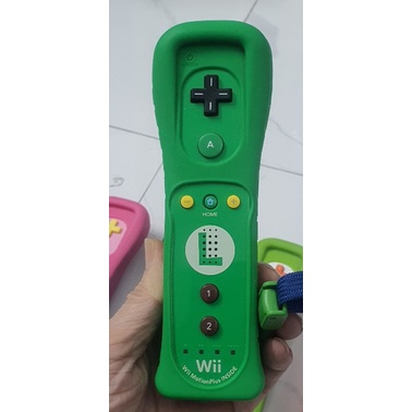 Tay Wii remote Plus Mario, Luigi, Peach, Bowser, Toss, Yoshi, Zelda bản giới hạn