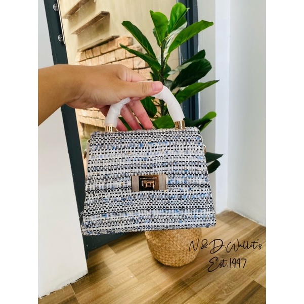 Túi CNK Padlock Trapeze bag