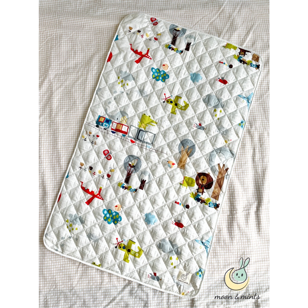 Topper thảm lót chống thấm cho bé Moon&Mints size 60x100cm, 70x120cm và 80x120cm