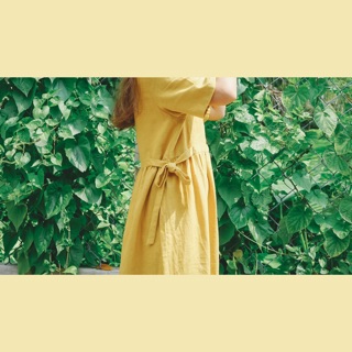 Đầm Linen thắt eo nơ - Vàng nghệ cực tôn da