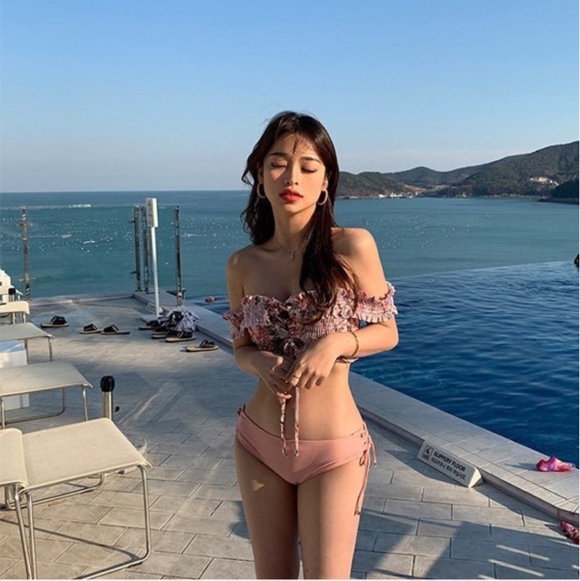[BKN292] &lt;HÀN&gt; SET BIKINI HỒNG TRỄ VAI KIỂU HÀN