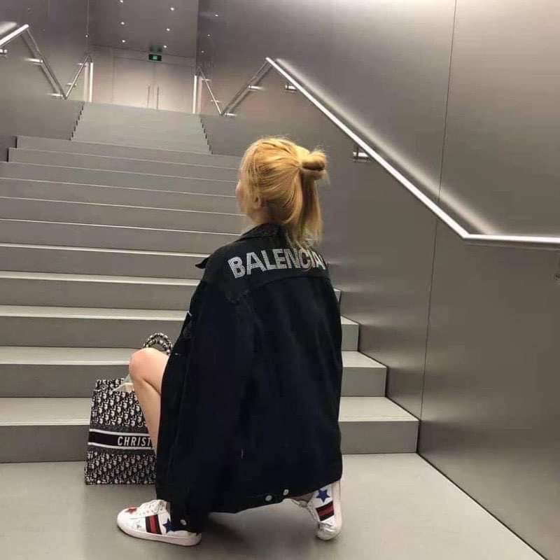 ÁO BÒ BALEN ĐEN ĐÍNH ĐÁ LƯNG - SẴN HÀNG