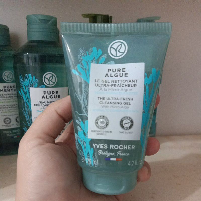 Mẫu mới Gel rửa mặt bù nước cho da Hydra vegetal 125ml Yves Rocher chính hãng