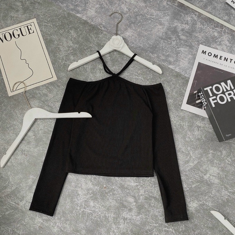 Áo Len Nữ Trễ Vai Kiểu Cổ Yếm Dây Mảnh Dài Tay 2 Màu Trắng Đen | BigBuy360 - bigbuy360.vn