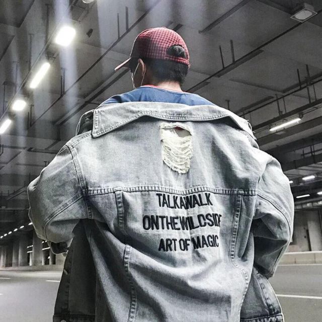 Áo khoác jeans unisex rách chữ