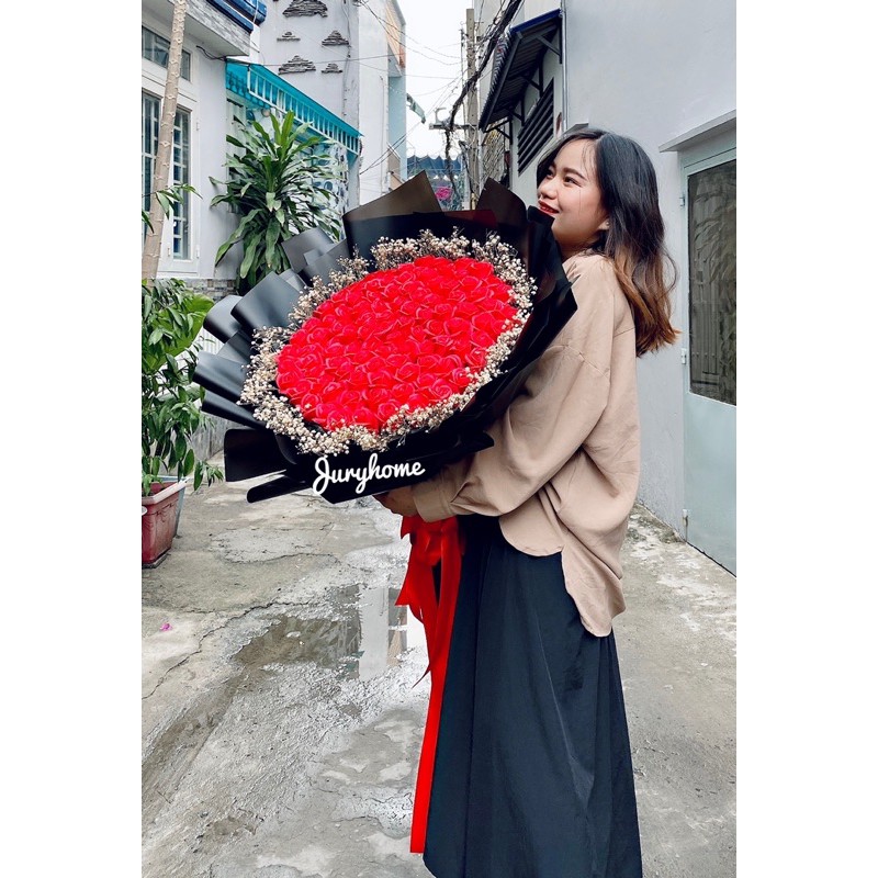 Bó hoa sáp 99 bông kèm bi khô siêu bự