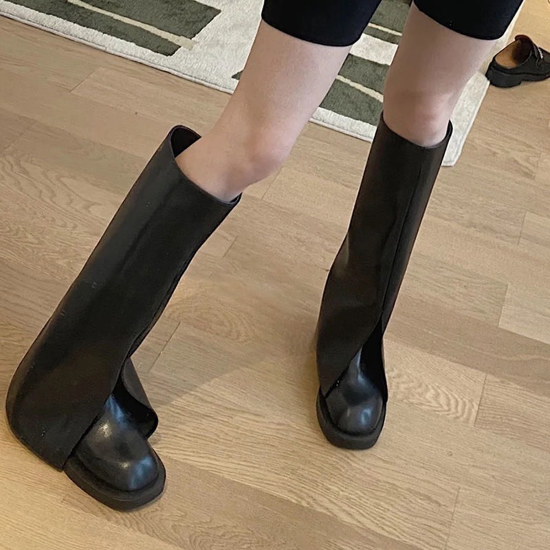 Giày bốt da đen trơn phong cách cá tính độc đáo