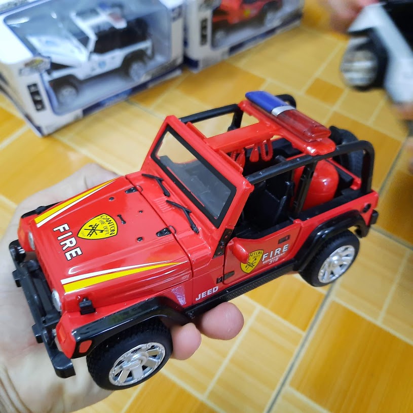 Mô hình xe ô tô cảnh sát, cứu hỏa Jeep tỉ lệ 1:32 bằng kim loại có âm thanh và đèn