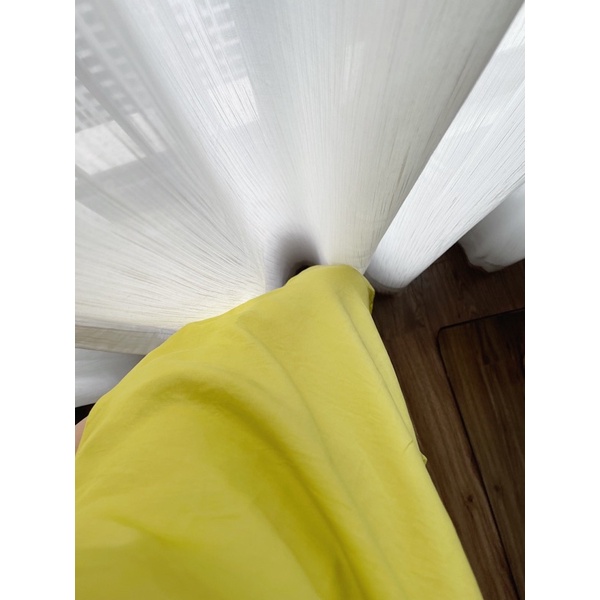 Váy lụa màu màu vàng úa,đầm cổ sơmi không tay mền mại