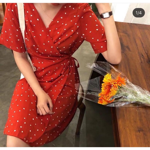 Váy vạt chéo