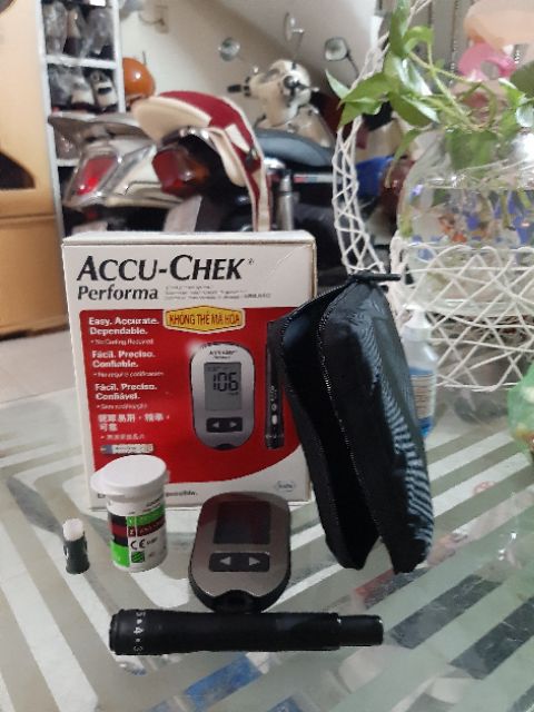 Thanh lý máy thử đường ACCU CHEK mới 99%